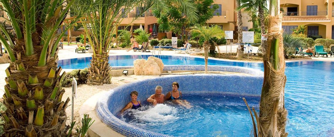 Limnaria Gardens - Superb Modern 1 Bed Apartment With Pool Views Paphos Exterior foto