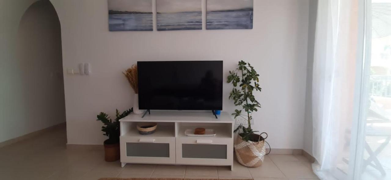 Limnaria Gardens - Superb Modern 1 Bed Apartment With Pool Views Paphos Exterior foto