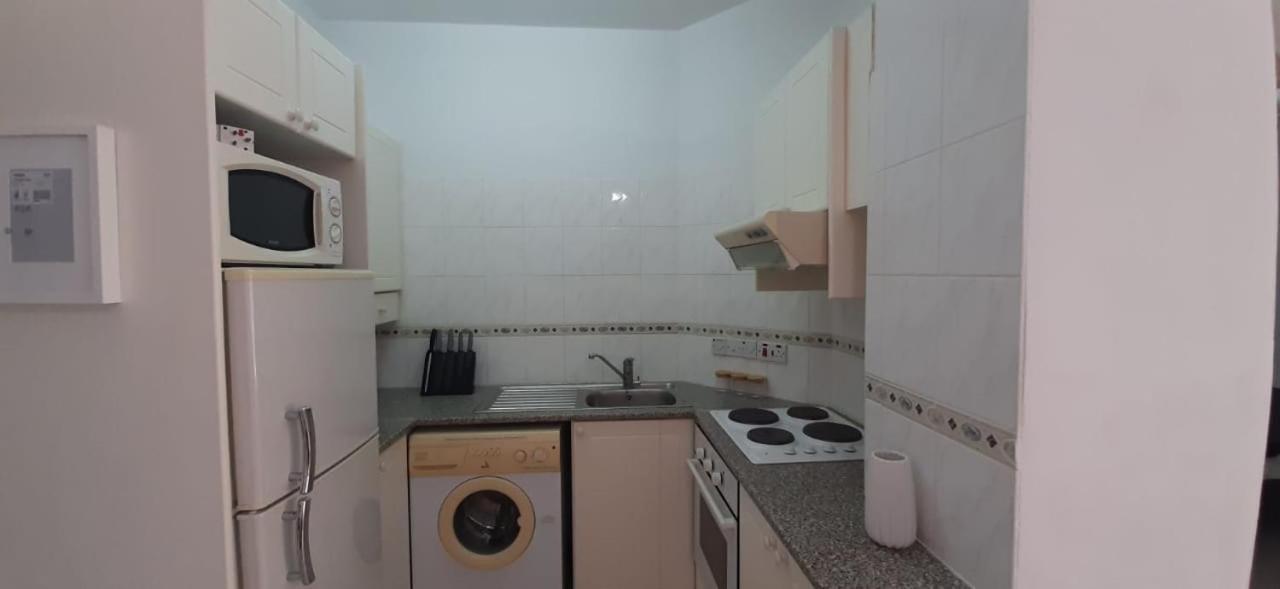 Limnaria Gardens - Superb Modern 1 Bed Apartment With Pool Views Paphos Exterior foto