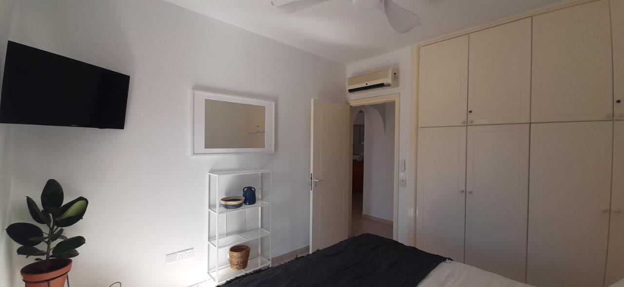 Limnaria Gardens - Superb Modern 1 Bed Apartment With Pool Views Paphos Exterior foto